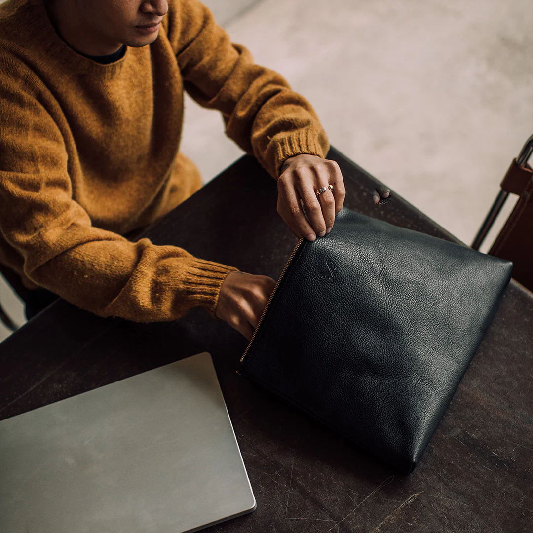 Flight Pouch - Black Leather - Image 8