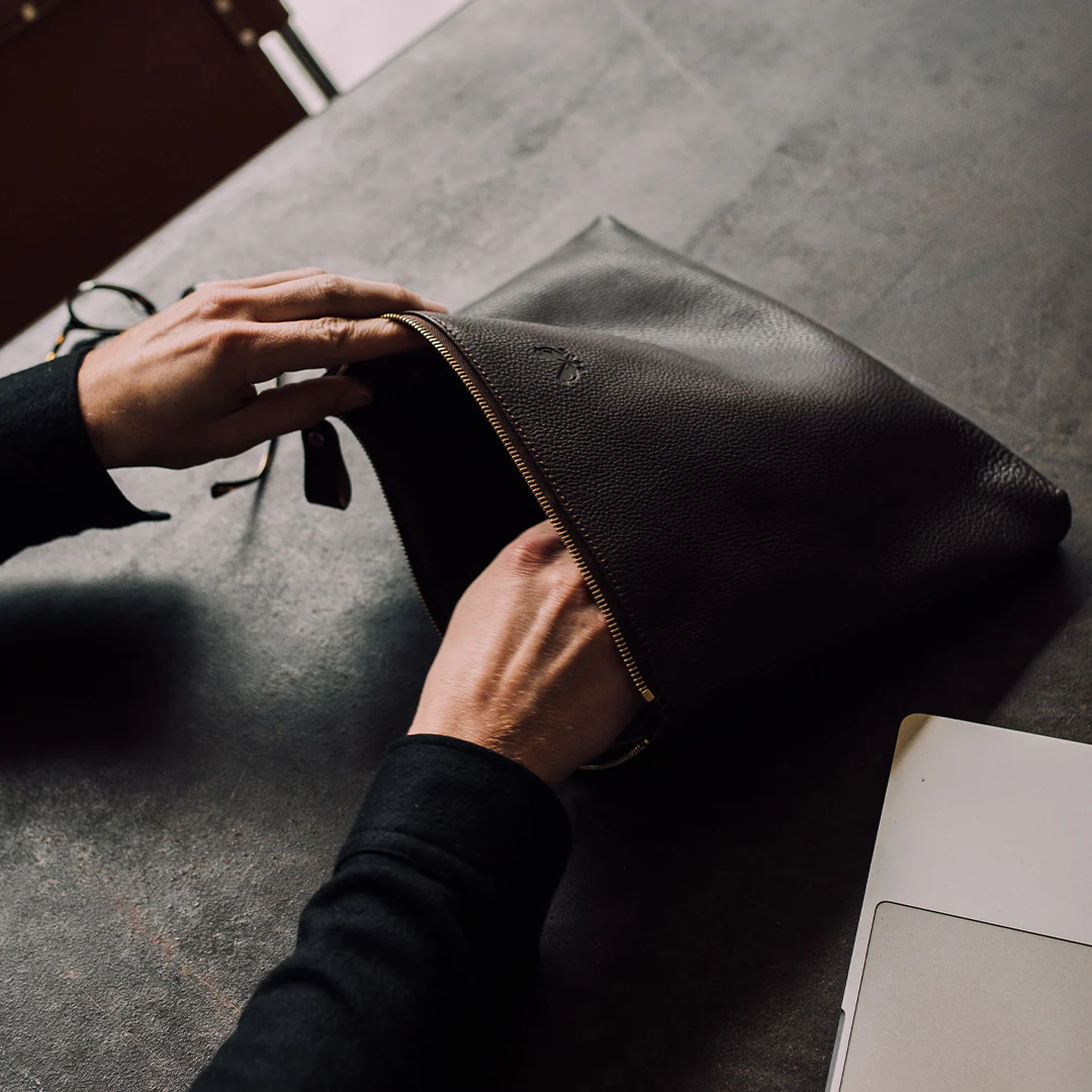 Flight Pouch - Brown Leather - Image 8