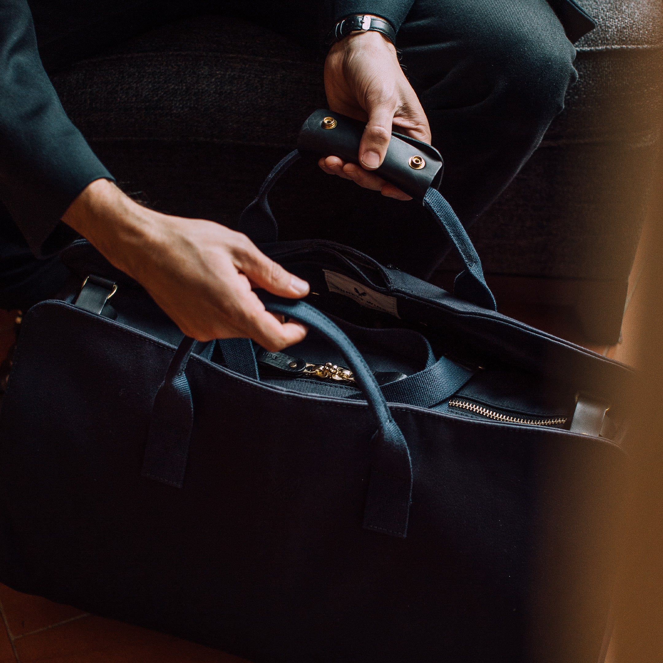 S.C Holdall - Navy - Image 13