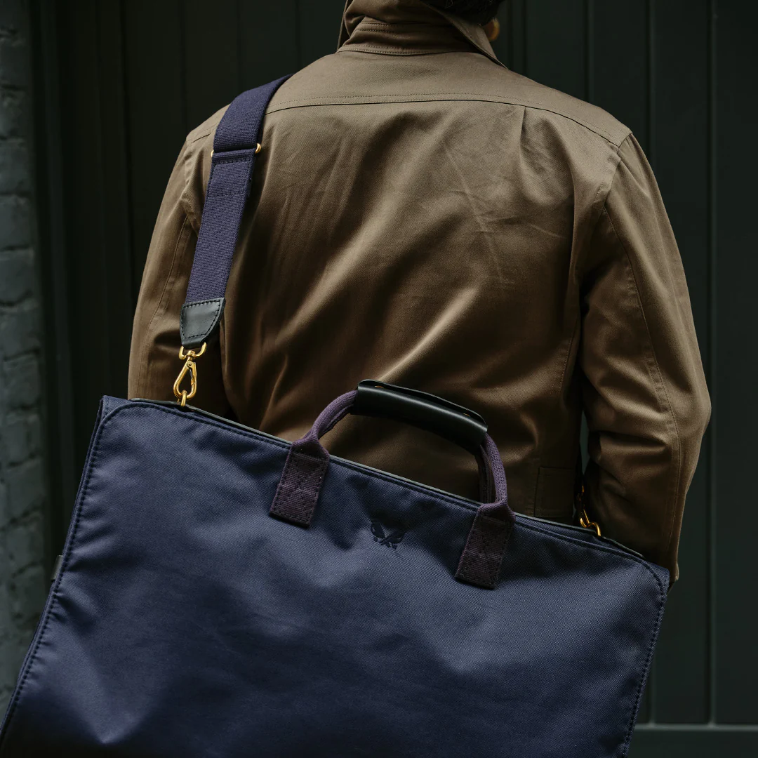 Trifold - Navy - Image 12