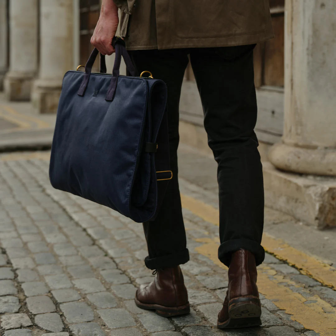 Trifold - Navy - Image 14