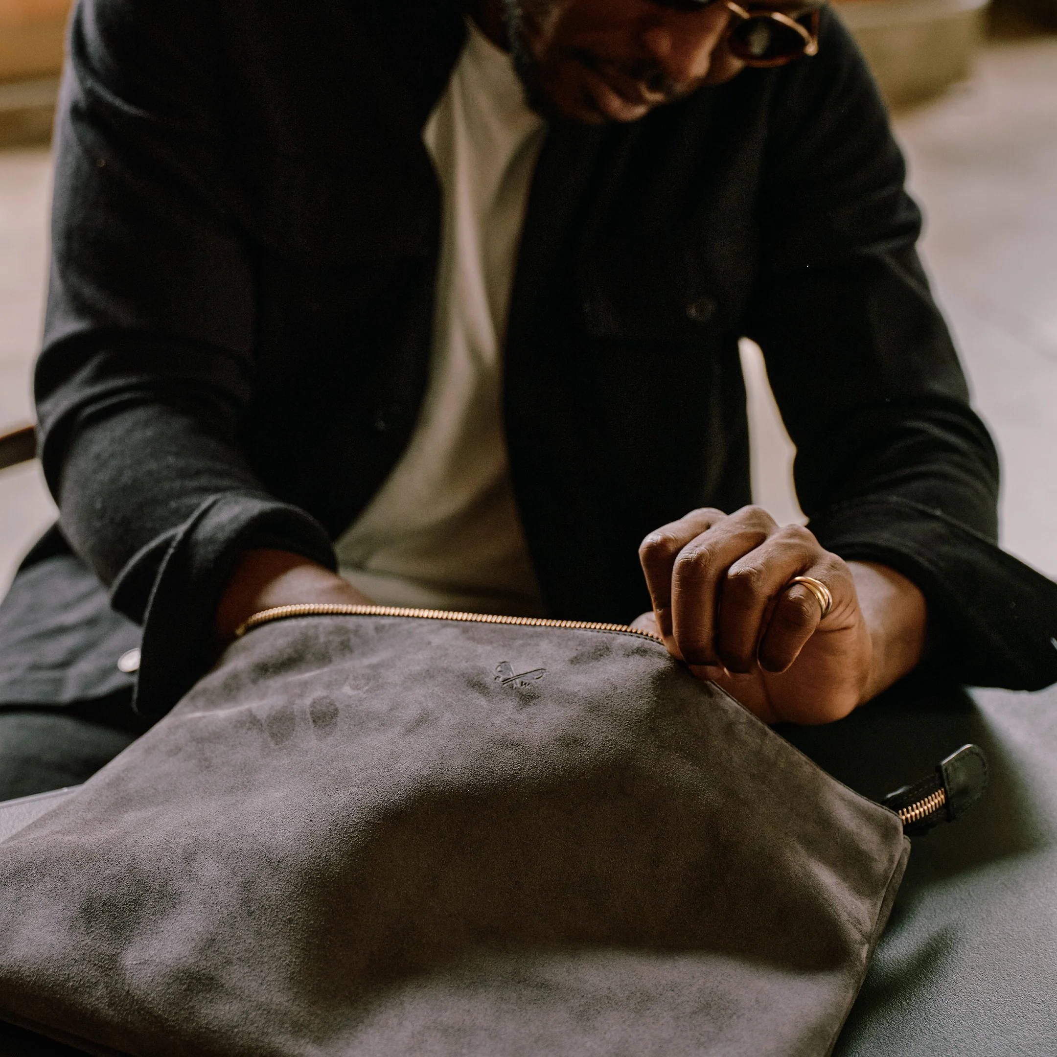 Suede Flight Folio XL - Storm Grey - Image 12
