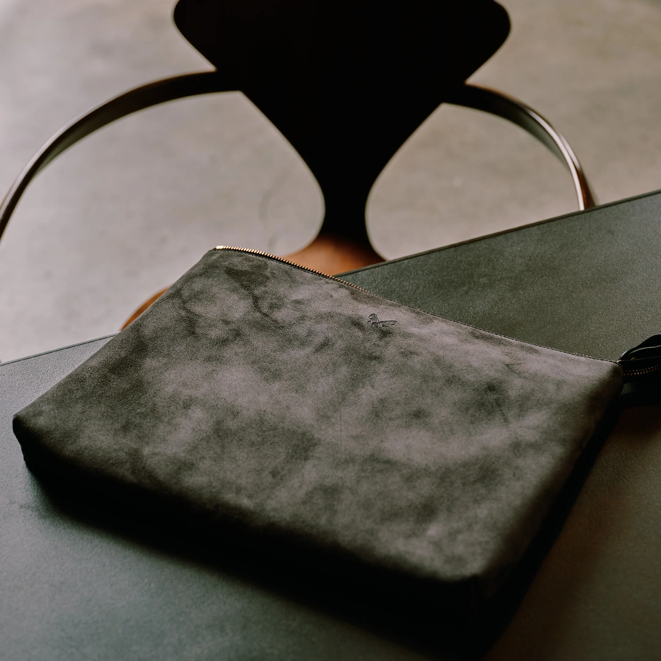 Suede Flight Folio XL - Storm Grey - Image 14
